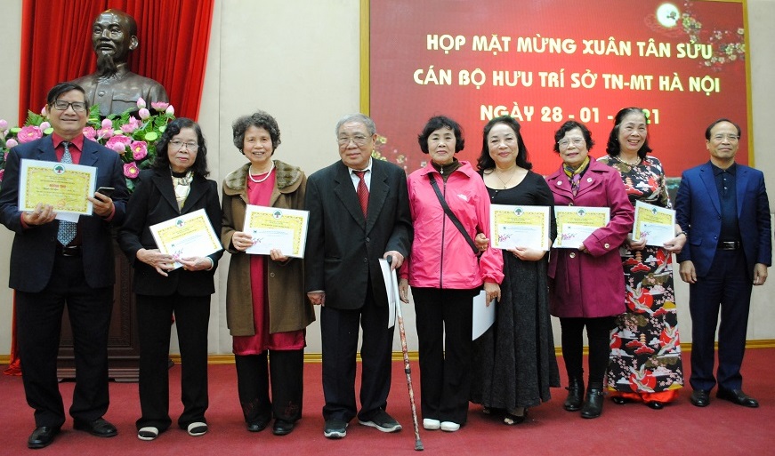 Gặp mặt các đồng chí hưu trí nguyên Lãnh đạo, Cán bộ Sở qua các thời kỳ nhân dịp Xuân Tân Sửu 2021